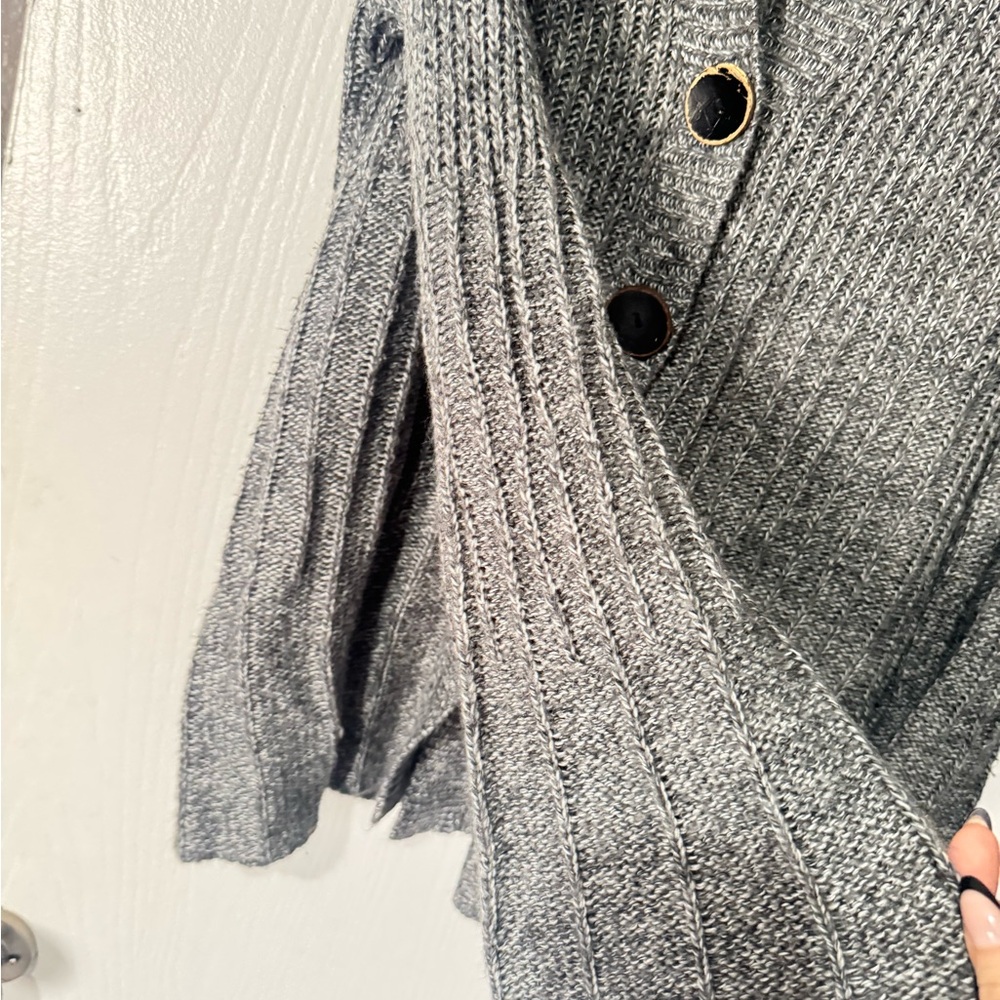 Bundle 3 for $20 - Carolyn Taylor Gray Ribbed Cardigan - Picture 3 of 4